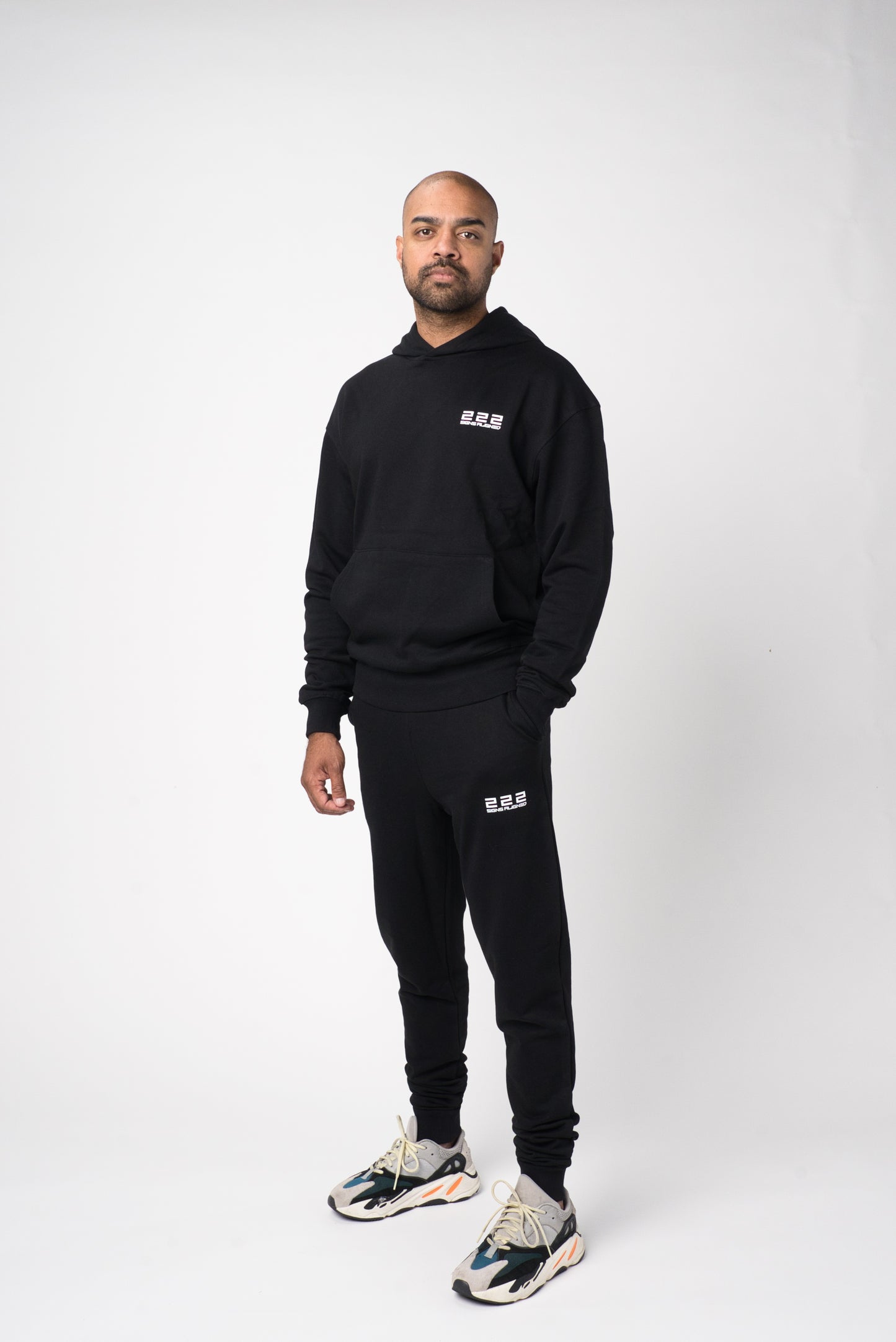 Hoodie & Broek (compleet) zwart