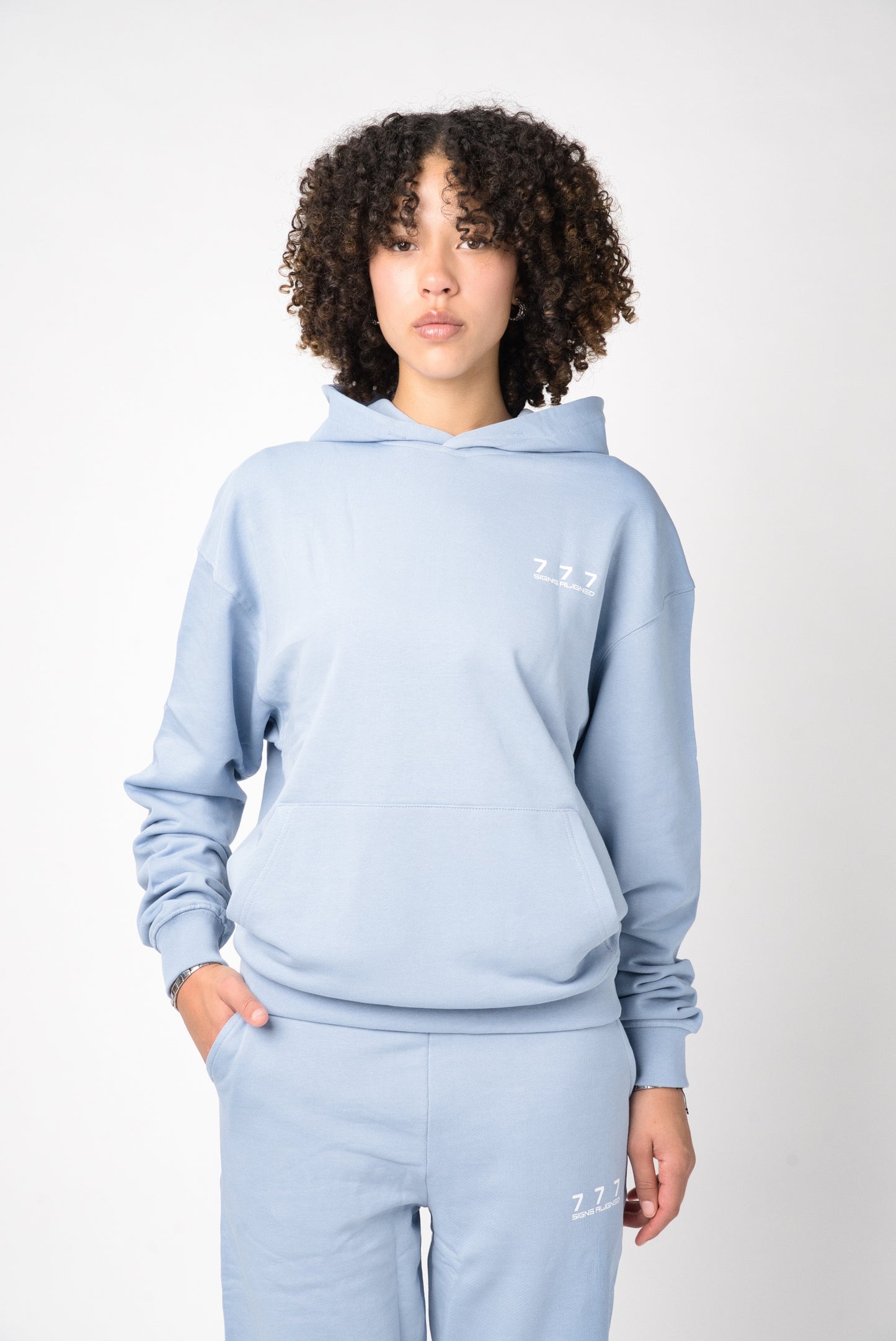 Sudadera con capucha y pantalones (completos) azul bebe